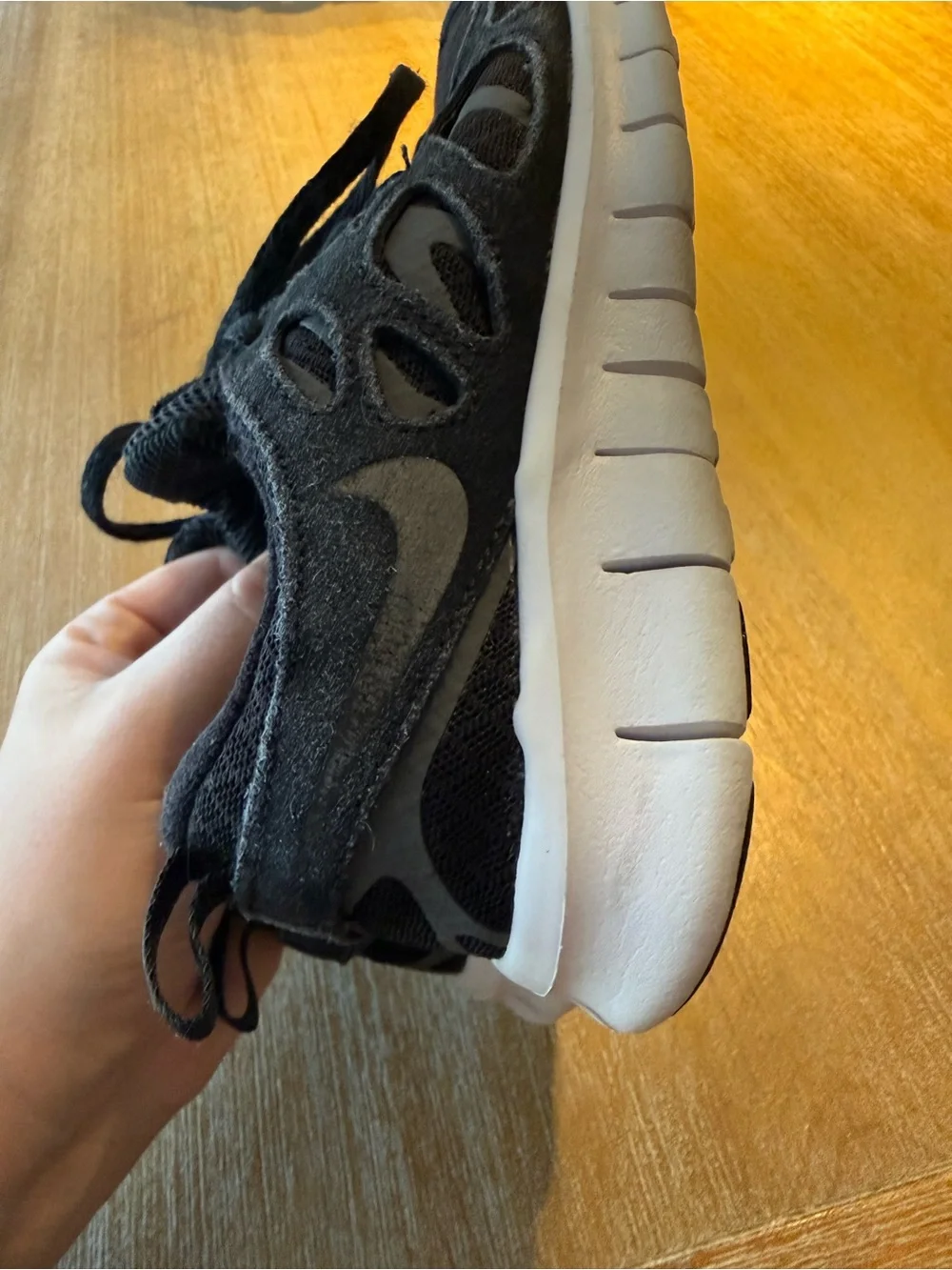 Nike Free Run 2 Kids Black Athletic Sneakers